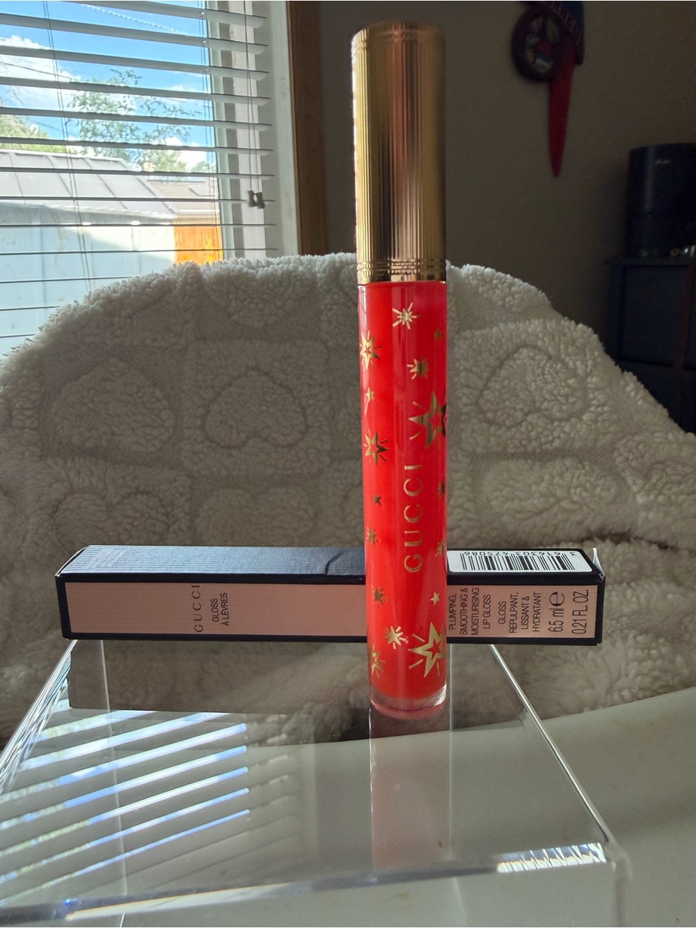 Gucci Red Lip Gloss with Gold Star Accents plumping gloss new